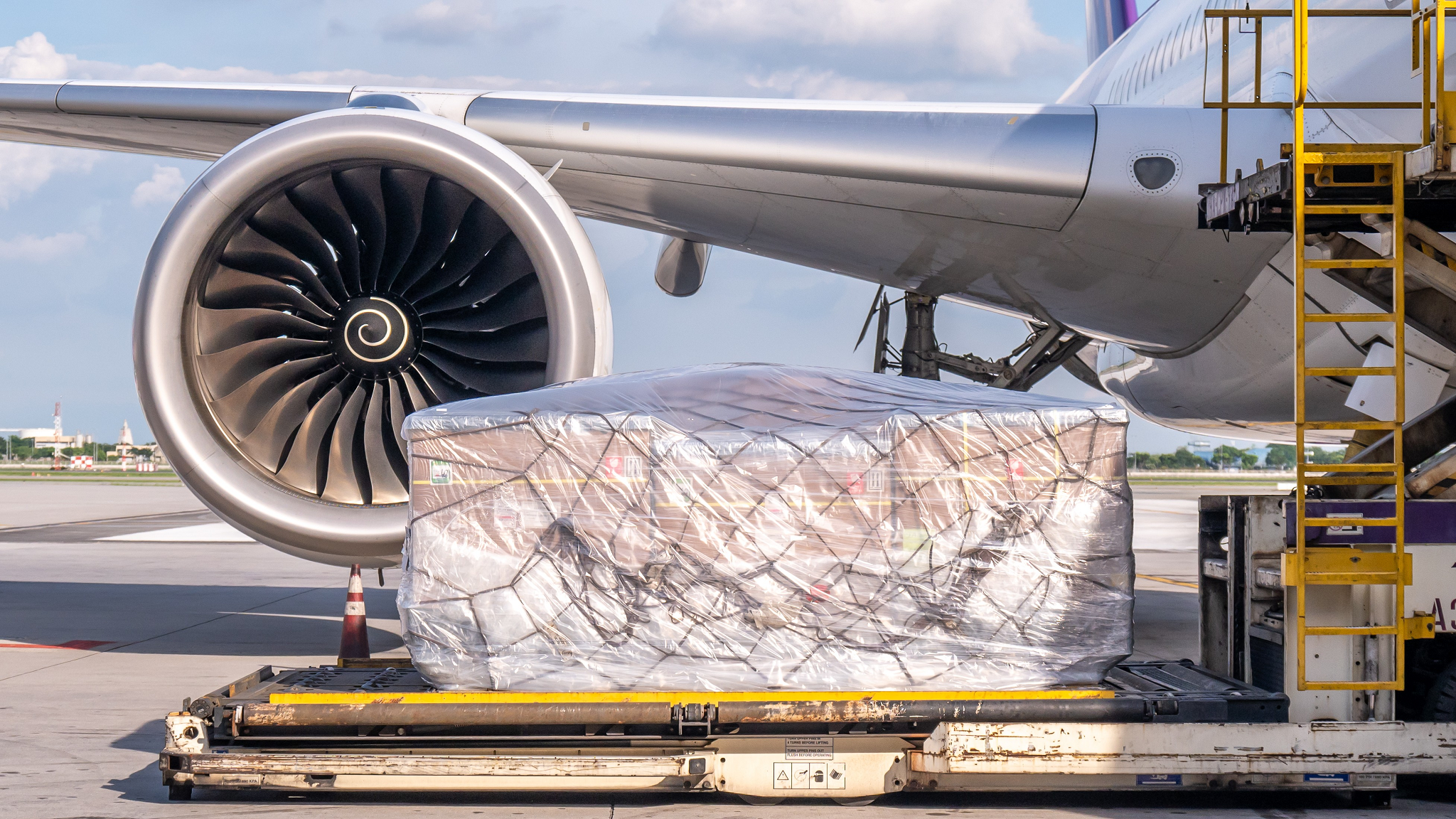 Ölpreis-Schock in der Luftfahrt: Wer zahlt die Rechnung?